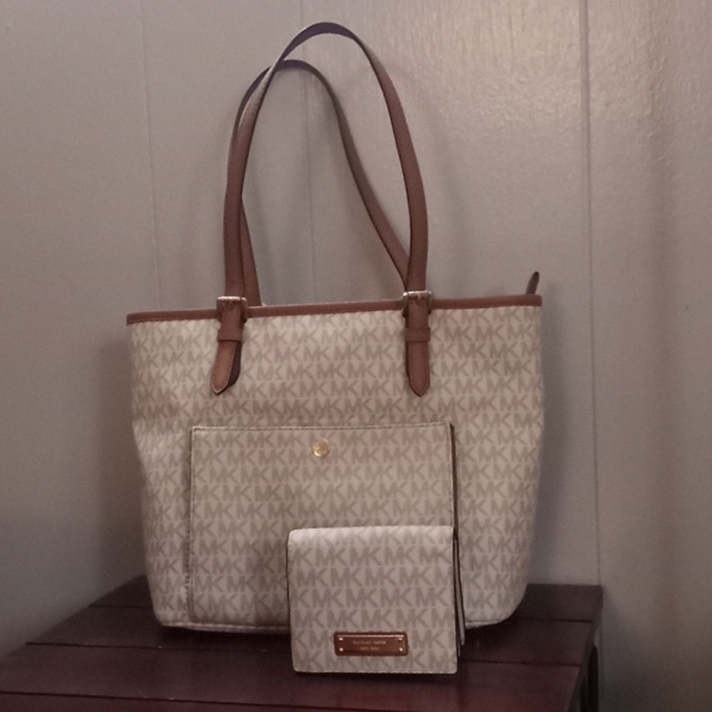 Michael Kors handbag with wallet